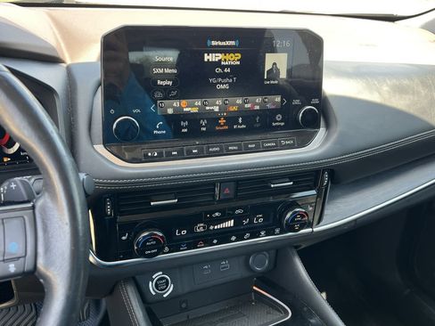 Used 2021 Nissan Rogue Platinum FWD image 9