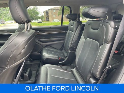 Used 2023 Jeep Grand Cherokee L Limited w/ Luxury Tech Group II AWD/4WD image 33