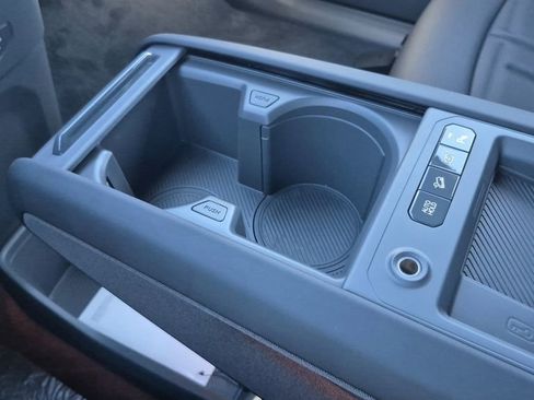 New 2026 Kia EV9 Land image 25