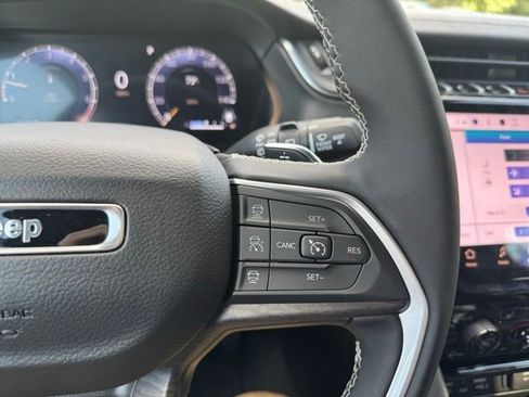 New 2025 Jeep Grand Cherokee L Limited w/ Black Appearance Package image 30