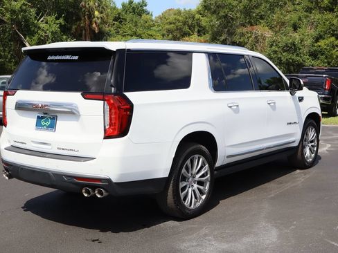 Certified 2022 GMC Yukon XL Denali AWD/4WD image 9