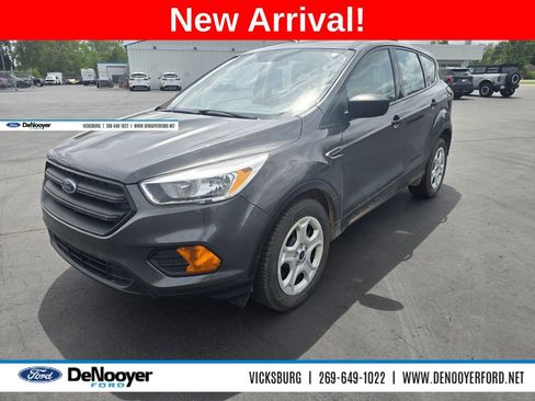 Used 2017 Ford Escape S FWD image 1
