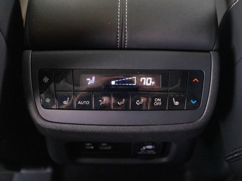 Used 2025 Nissan Pathfinder Platinum w/ Black Appearance Package AWD/4WD image 34