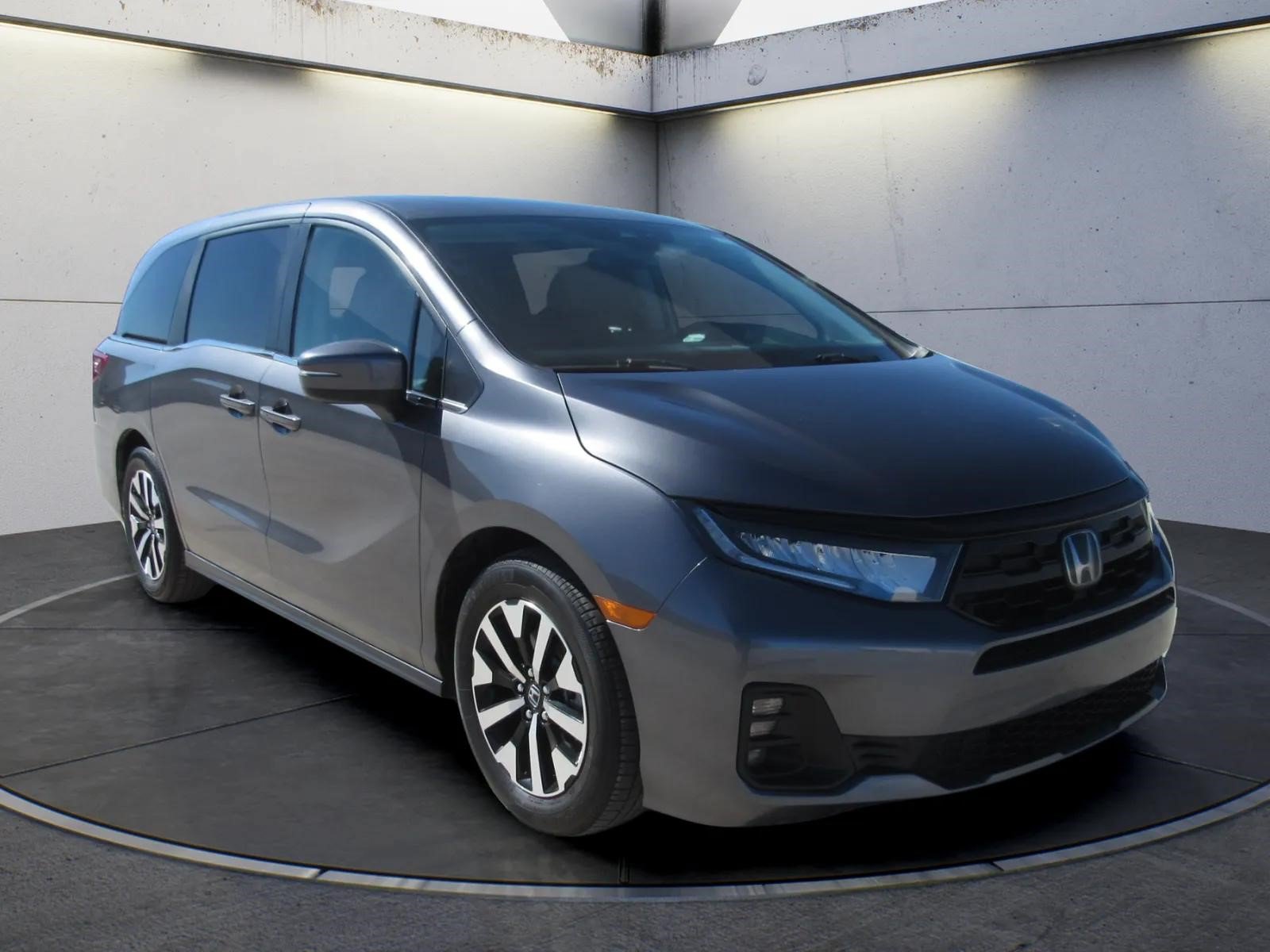Used 2025 Honda Odyssey EX-L image 2