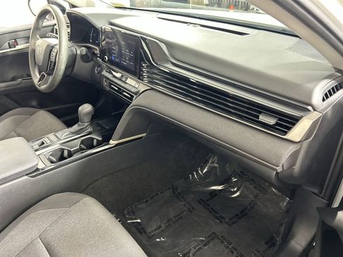 Used 2025 Toyota Camry LE image 26