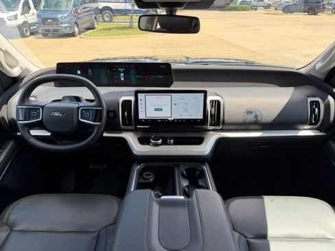 Used 2025 Ford Expedition Active RWD image 26