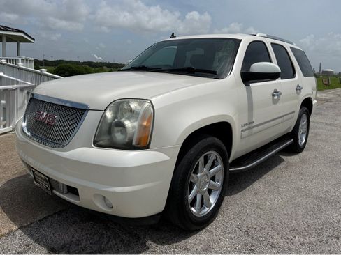 Used 2012 GMC Yukon Denali RWD image 1
