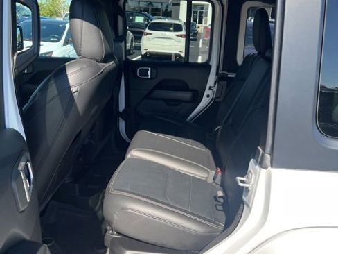 Used 2023 Jeep Wrangler Unlimited Sahara w/ Cold Weather Group image 16