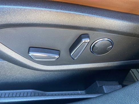 Used 2023 Lincoln Nautilus Reserve w/ Monochromatic Package image 26