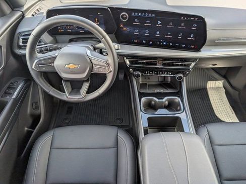 Used 2026 Chevrolet Traverse LT w/ Sun and Wheel Package AWD/4WD image 6
