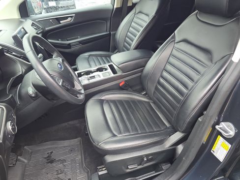 Used 2022 Ford Edge SEL w/ Convenience Package image 9