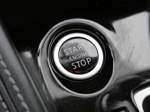 Used 2019 Nissan Kicks SR w/ SR Premium Package image 27