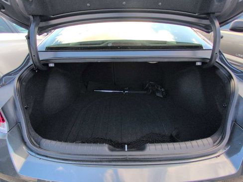 Used 2023 Hyundai Elantra Limited image 33