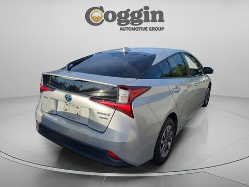 Used 2020 Toyota Prius Limited w/ Premium Convenience Package FWD image 3