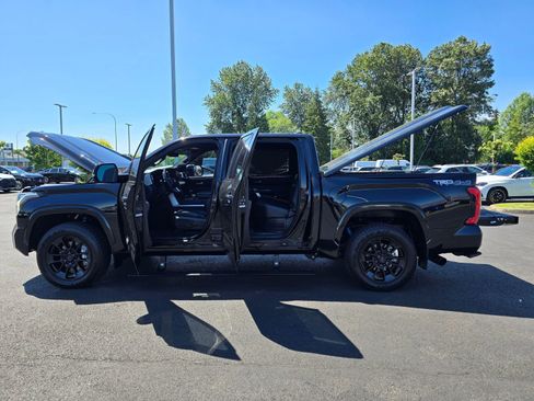 Used 2024 Toyota Tundra Platinum w/ TRD Off-Road Package AWD/4WD image 11