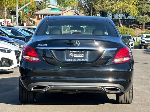 Used 2018 Mercedes-Benz C 300 Sedan image 4