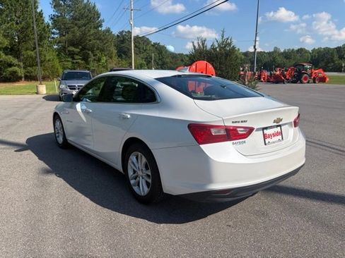Used 2018 Chevrolet Malibu LT w/ Leather Package FWD image 14