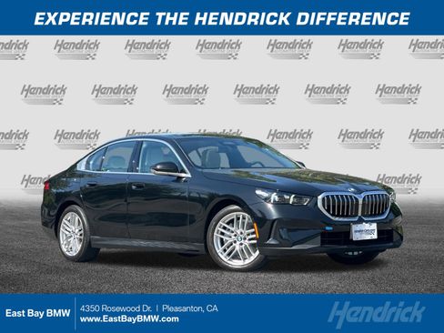 Used 2025 BMW 540i xDrive w/ Premium Package AWD/4WD image 1
