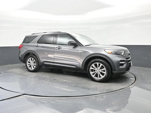 Certified 2023 Ford Explorer Limited w/ Equipment Group 301A AWD/4WD image 11