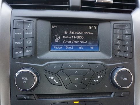 Used 2017 Ford Fusion SE FWD image 9