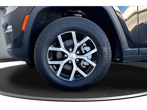 Certified 2024 Jeep Grand Cherokee Limited AWD/4WD image 51
