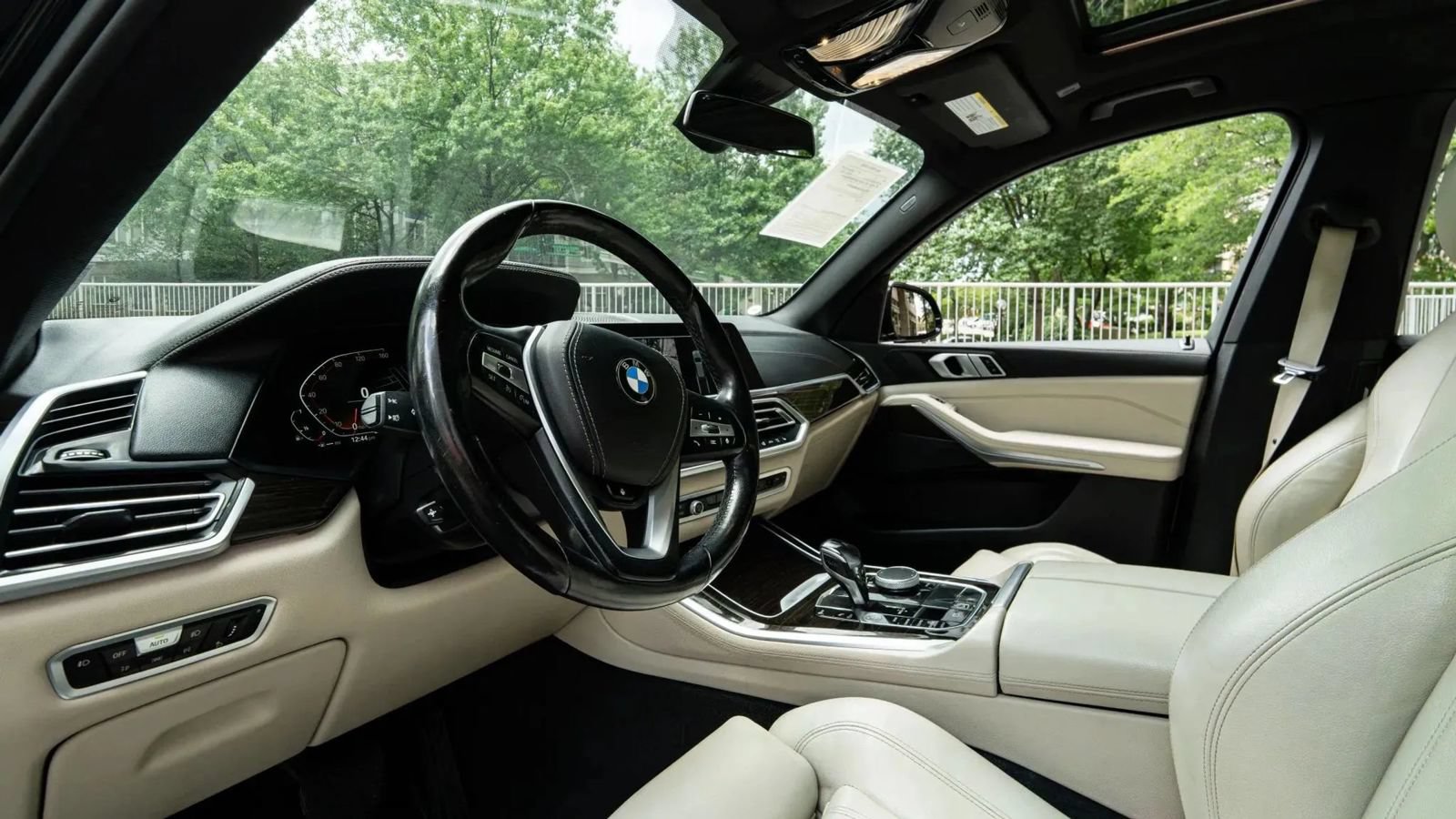 Used 2019 BMW X5 xDrive40i w/ Premium Package 2 AWD/4WD image 32