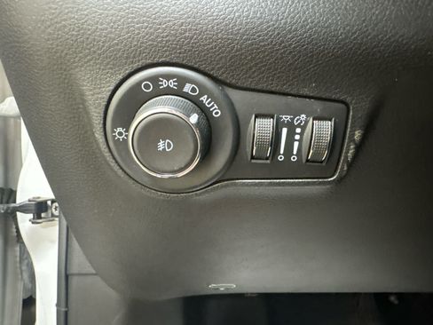 Used 2022 Jeep Compass Latitude w/ Convenience Group AWD/4WD image 22