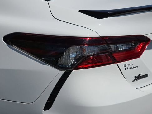 Used 2022 Toyota Camry SE image 32