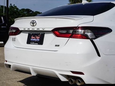Used 2023 Toyota Camry SE FWD image 5
