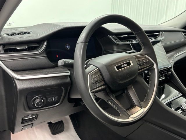 Used 2024 Jeep Grand Cherokee L Limited AWD/4WD image 20