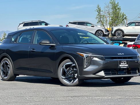 New 2026 Kia K4 EX FWD image 2