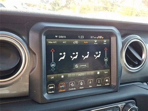 Used 2021 Jeep Wrangler Unlimited Sahara AWD/4WD image 16