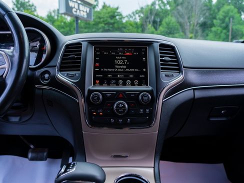 Used 2015 Jeep Grand Cherokee Limited w/ Trailer Tow Group IV image 33