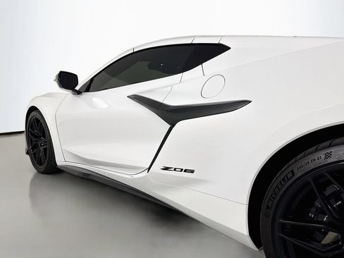 Used 2025 Chevrolet Corvette Z06 RWD image 30