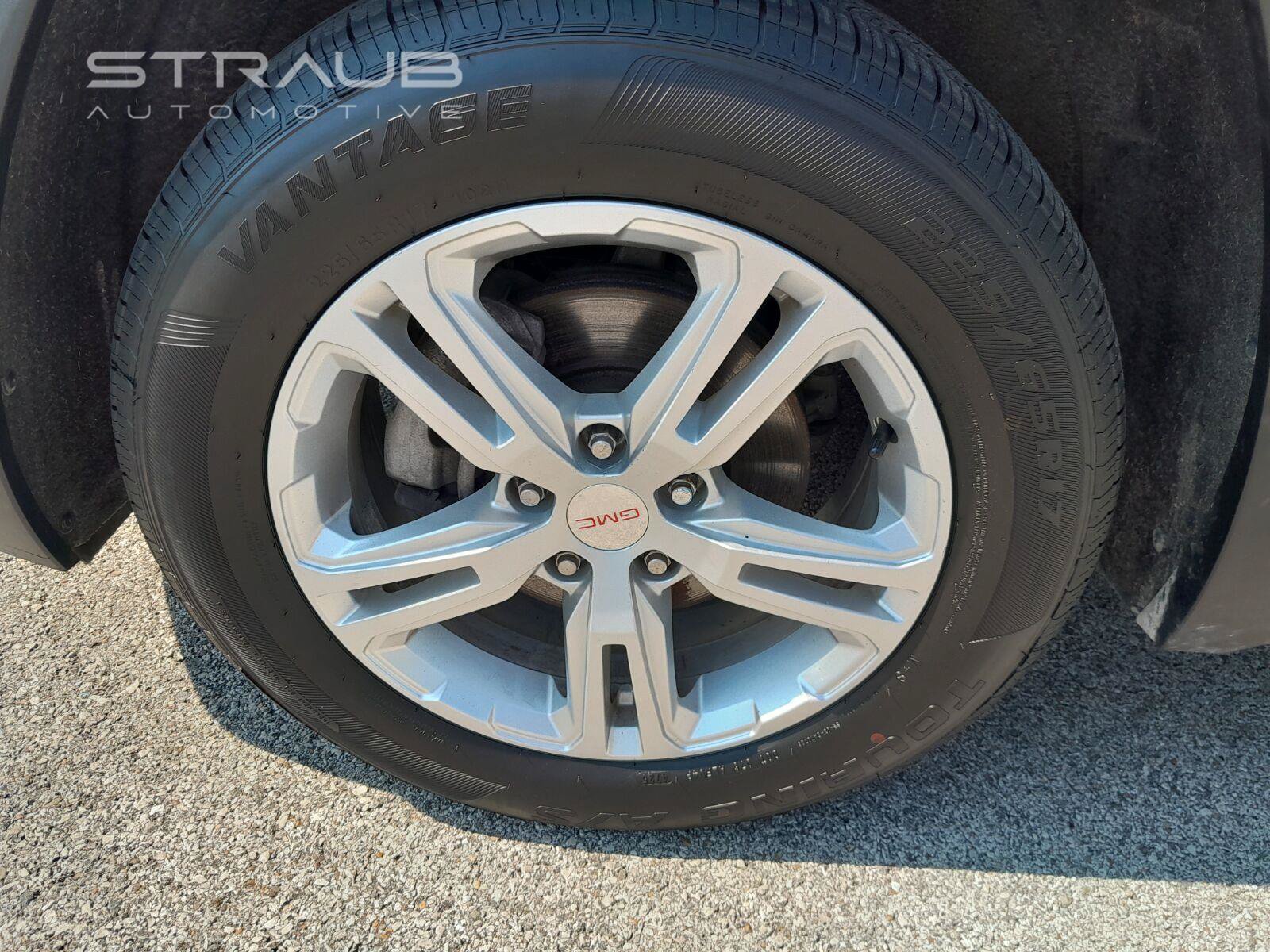 Used 2019 GMC Terrain SLE w/ Driver Convenience Package AWD/4WD image 9
