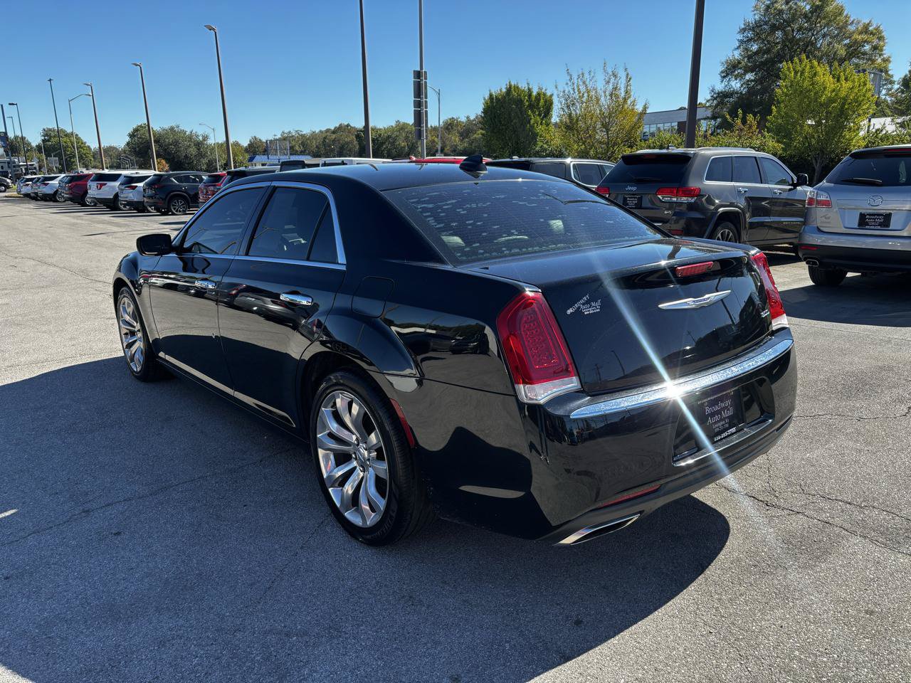 Used 2019 Chrysler 300 Limited RWD image 5
