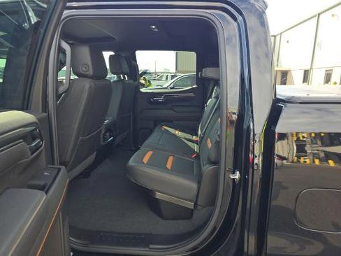 Used 2025 GMC Sierra 1500 AT4 image 13