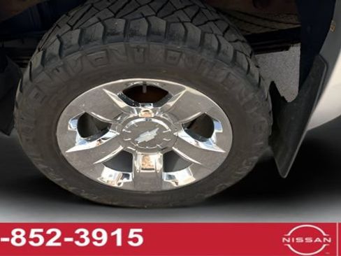 Used 2018 Chevrolet Silverado 1500 LTZ w/ LTZ Plus Package AWD/4WD image 14