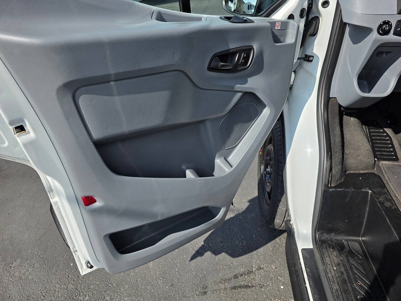 Used 2019 Ford Transit 350 XLT RWD image 25