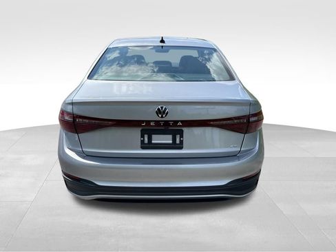 New 2026 Volkswagen Jetta SE FWD image 6