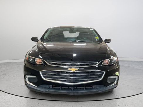 Used 2017 Chevrolet Malibu LT FWD image 4