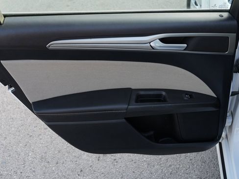 Used 2019 Ford Fusion S image 12