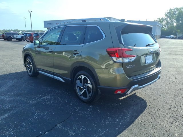 Used 2022 Subaru Forester Touring AWD/4WD image 5