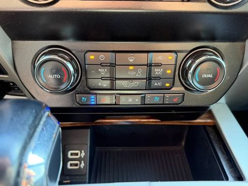 Used 2019 Ford F150 Lariat w/ Trailer Tow Package AWD/4WD image 24