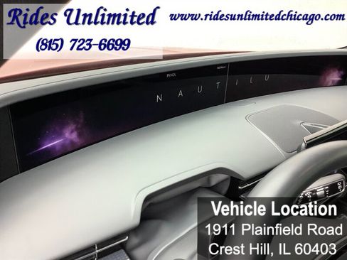 Used 2025 Lincoln Nautilus Reserve w/ Jet Appearance Package image 19
