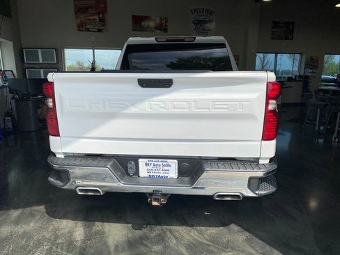 Used 2022 Chevrolet Silverado 1500 LT AWD/4WD image 5
