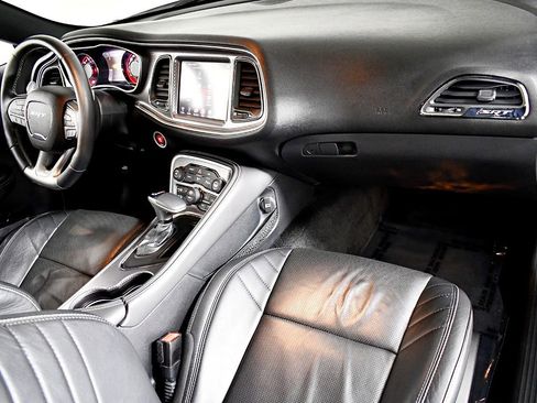 Used 2015 Dodge Challenger SRT Hellcat image 22