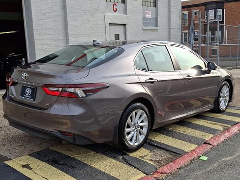 Used 2024 Toyota Camry LE image 6