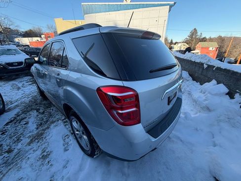 Used 2017 Chevrolet Equinox LT w/ Convenience Package image 3