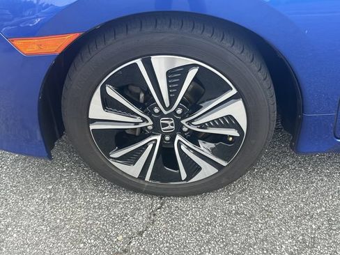 Used 2018 Honda Civic EX-T image 12